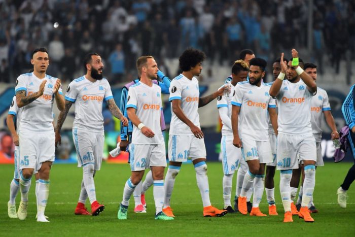 Payet-right-and-other-Marseille-players-they-have-some-feet-in-the-Europa-final-e1524786775923