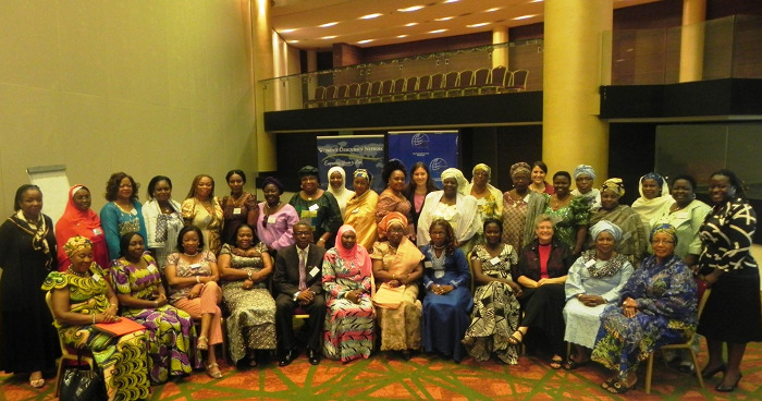 Nigerian-women-discuss-politics