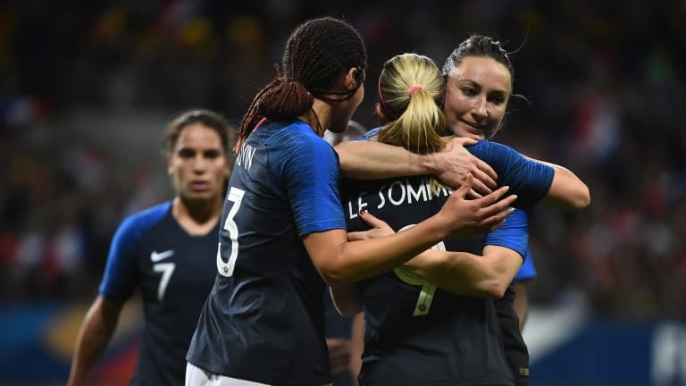 France-overpower-Nigerian-ladies