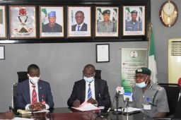 CUSTOMS_SEIZES_2876_ATM_CARDS